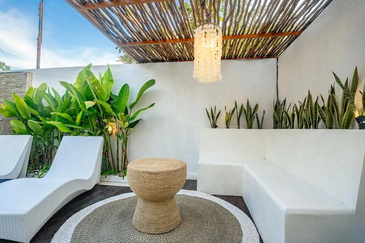 Central Cozy Villa 3Br 5Min Walk To Shops, Beach Legian  0*, Legian (Bali)